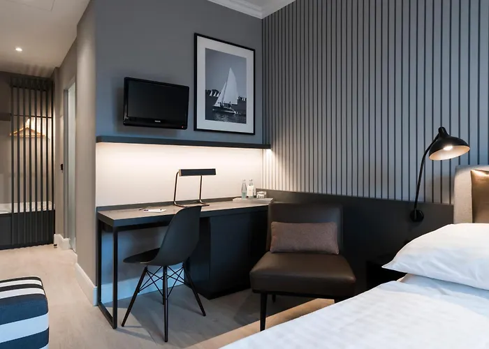 Alster-hof Hotel 3*